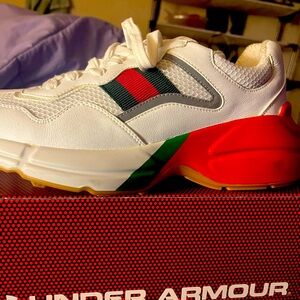 Men gucci tennis shoes